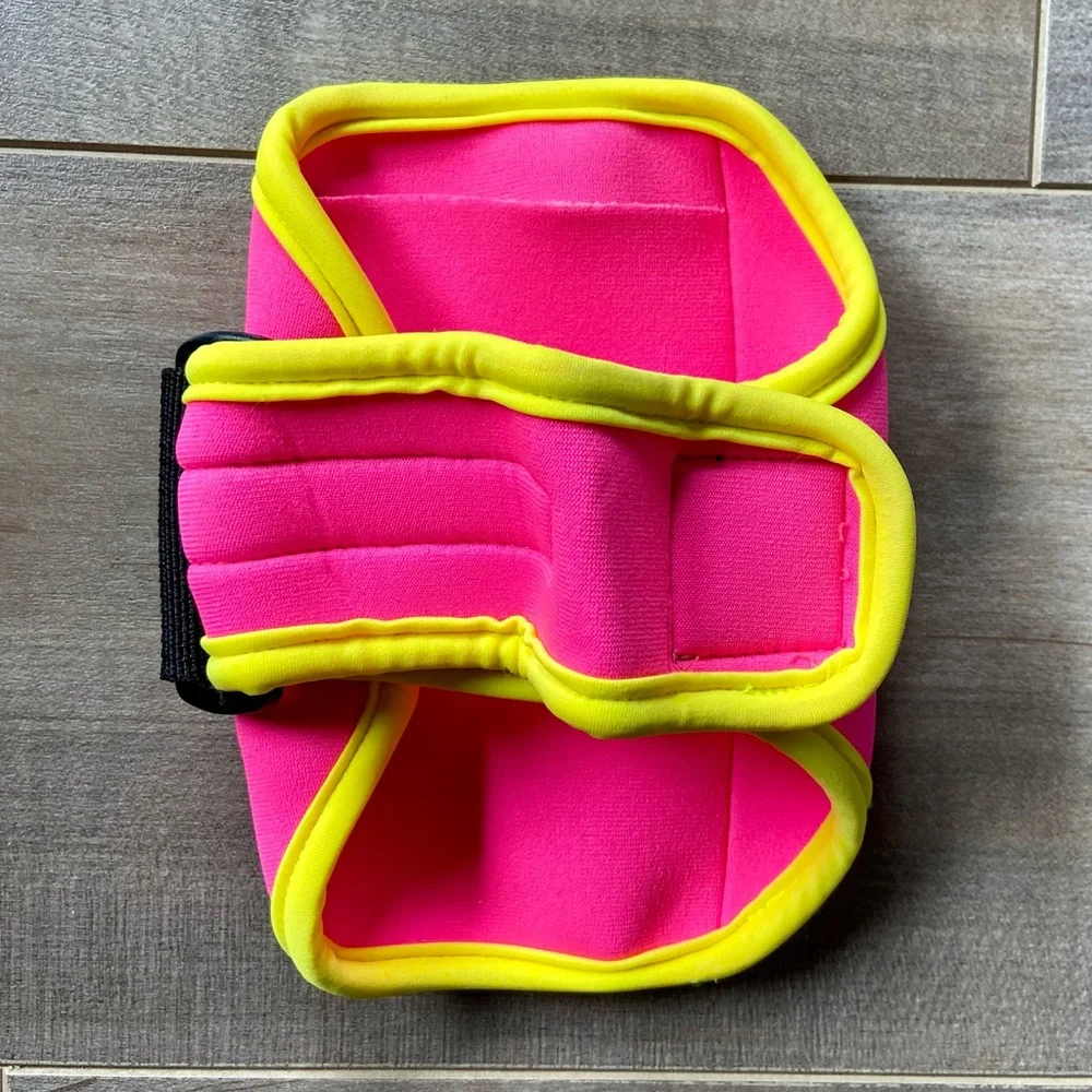 Nathan Super 5K Armband in Floro Fuchsia and Yellow